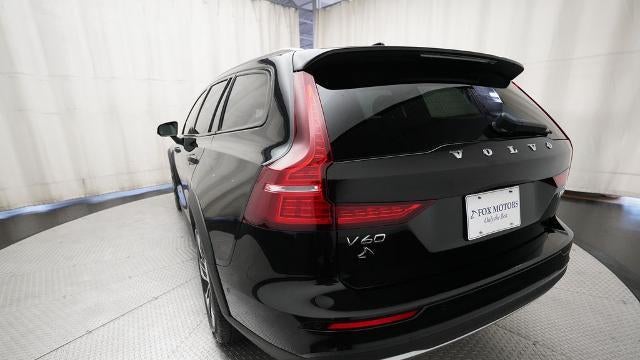 2025 Volvo V60 Cross Country B5 Plus