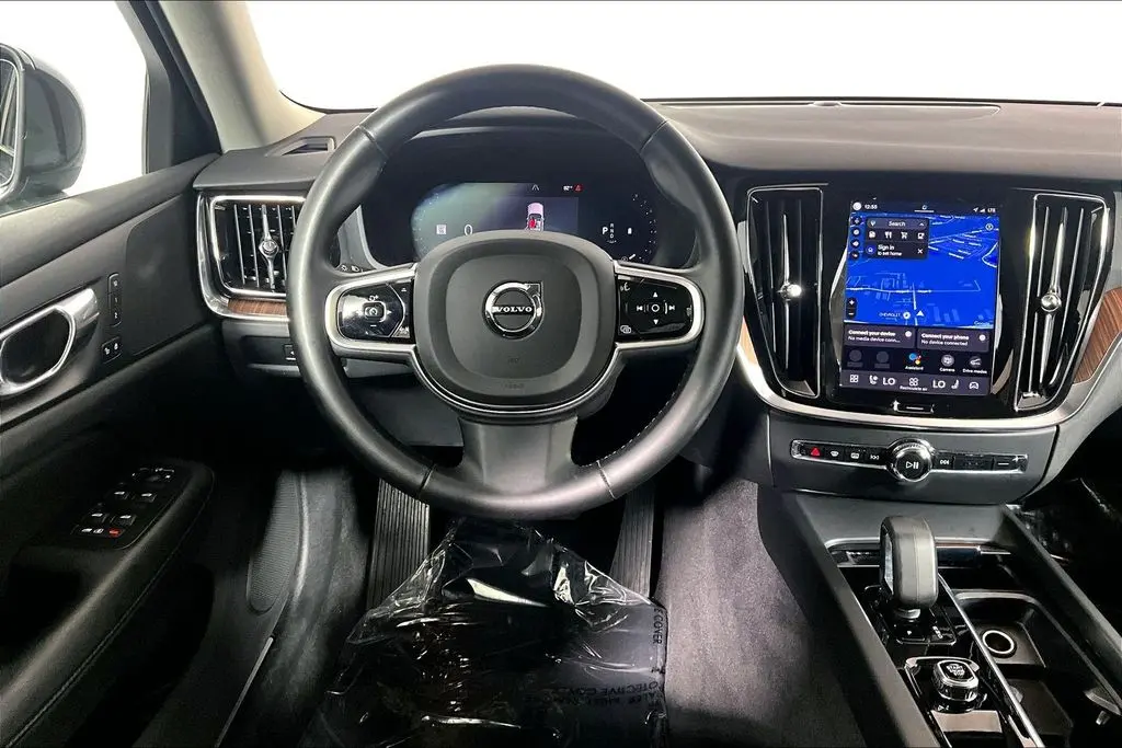 2025 Volvo V60 - $34,941