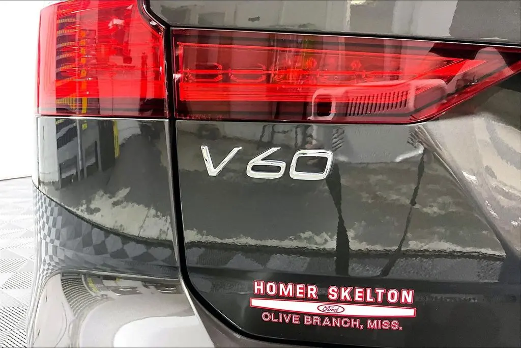 2025 Volvo V60 - $34,941
