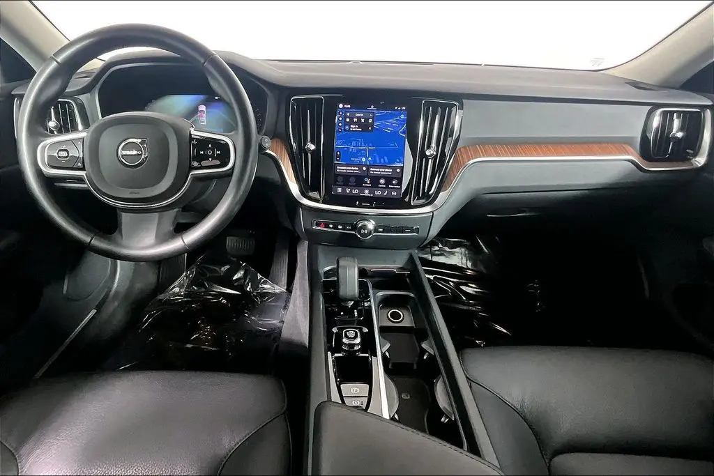 2025 Volvo V60 - $34,941