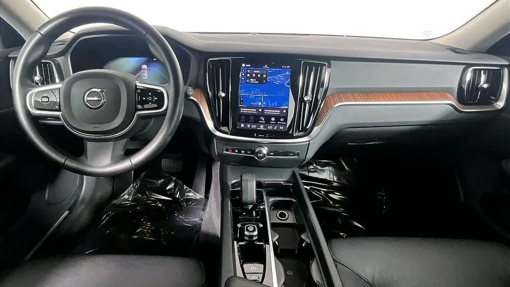 2025 Volvo V60 Cross Country B5 Plus