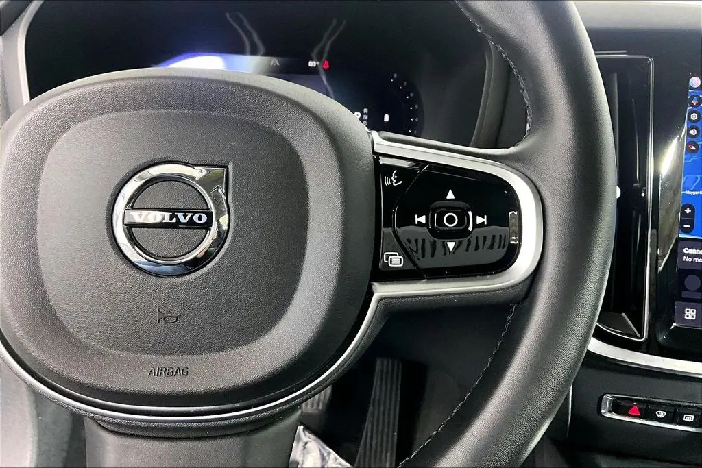 2025 Volvo V60 - $34,941