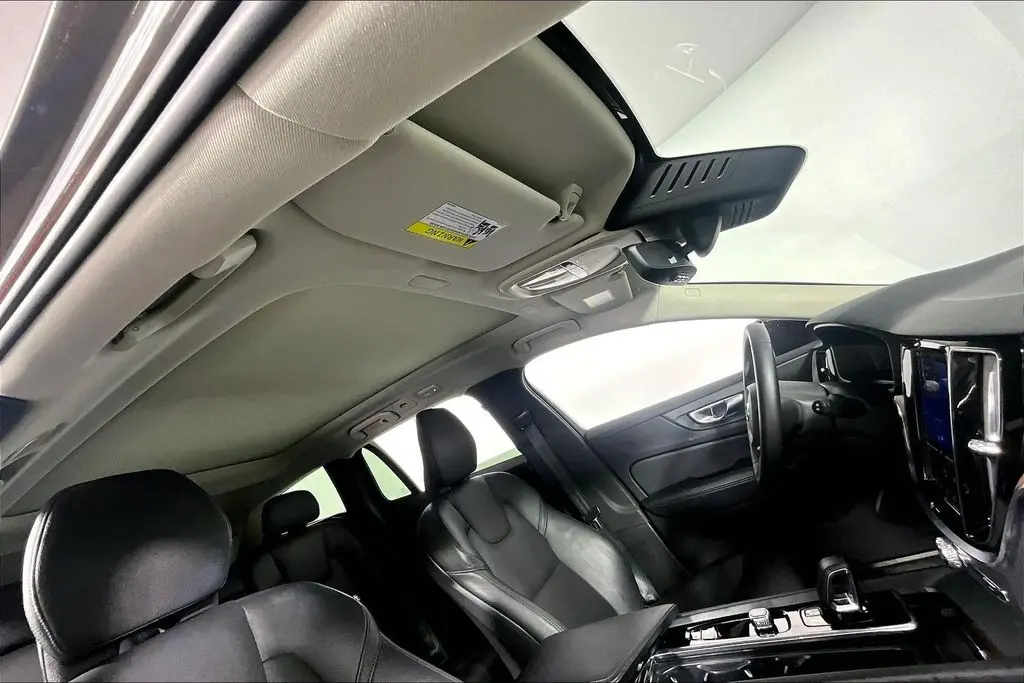 2025 Volvo V60 - $34,941