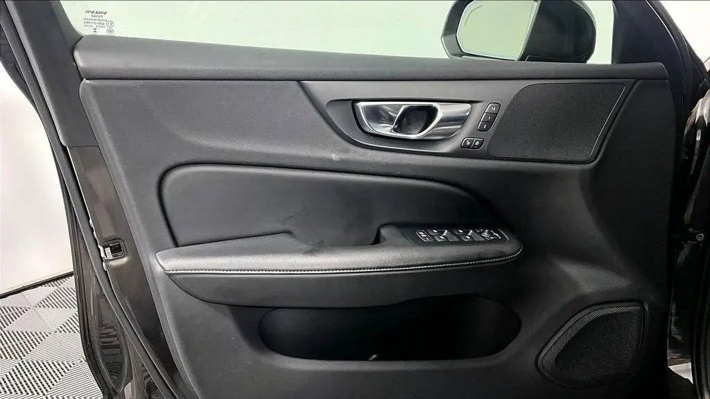 2025 Volvo V60 Cross Country B5 Plus