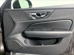 2025 V60 Cross Country Thumbnail 22