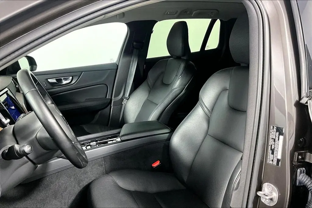 2025 Volvo V60 - $34,941
