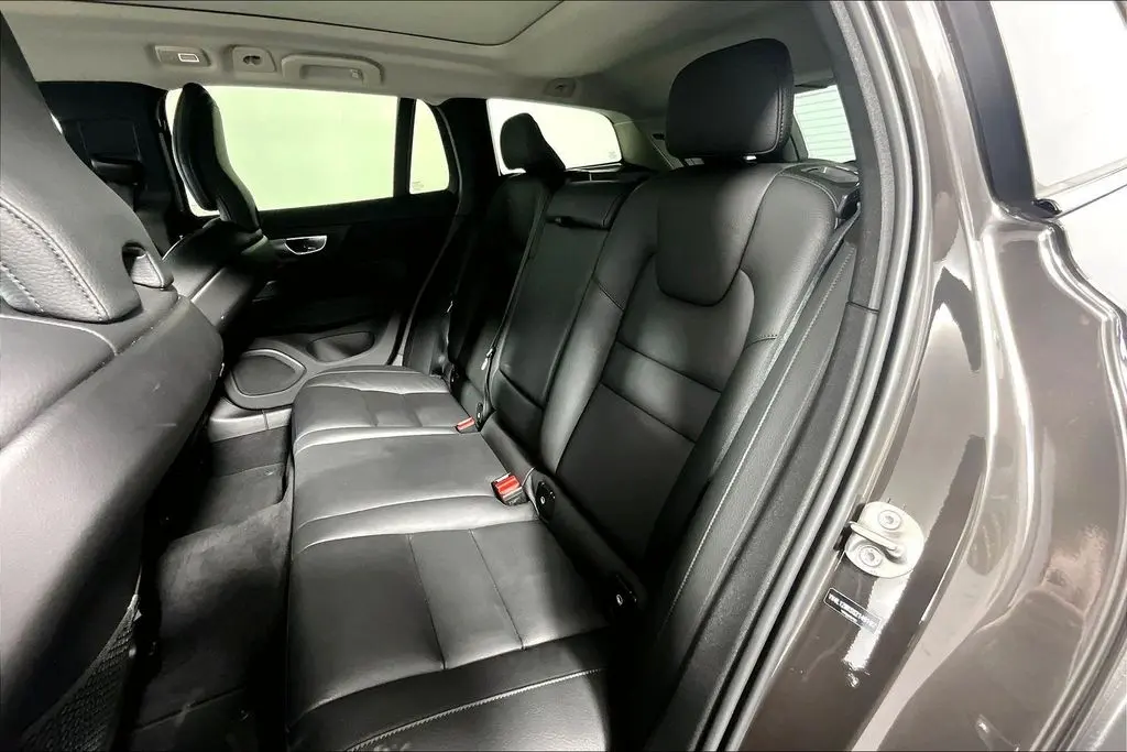 2025 Volvo V60 - $34,941