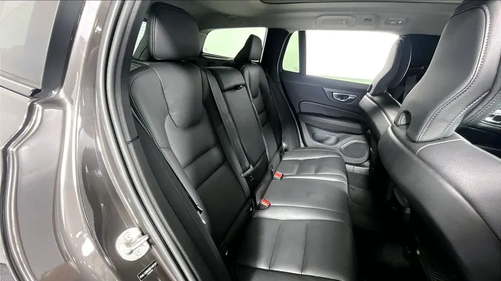 2025 Volvo V60 Cross Country B5 Plus