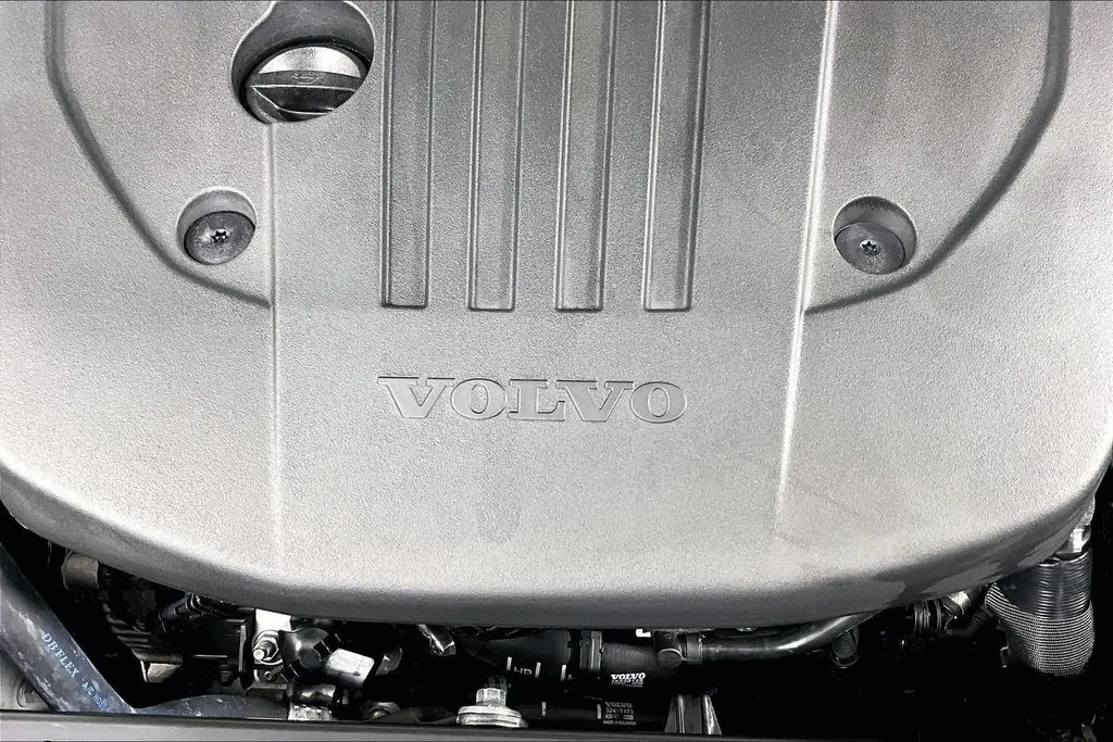 2025 Volvo V60 - $34,941
