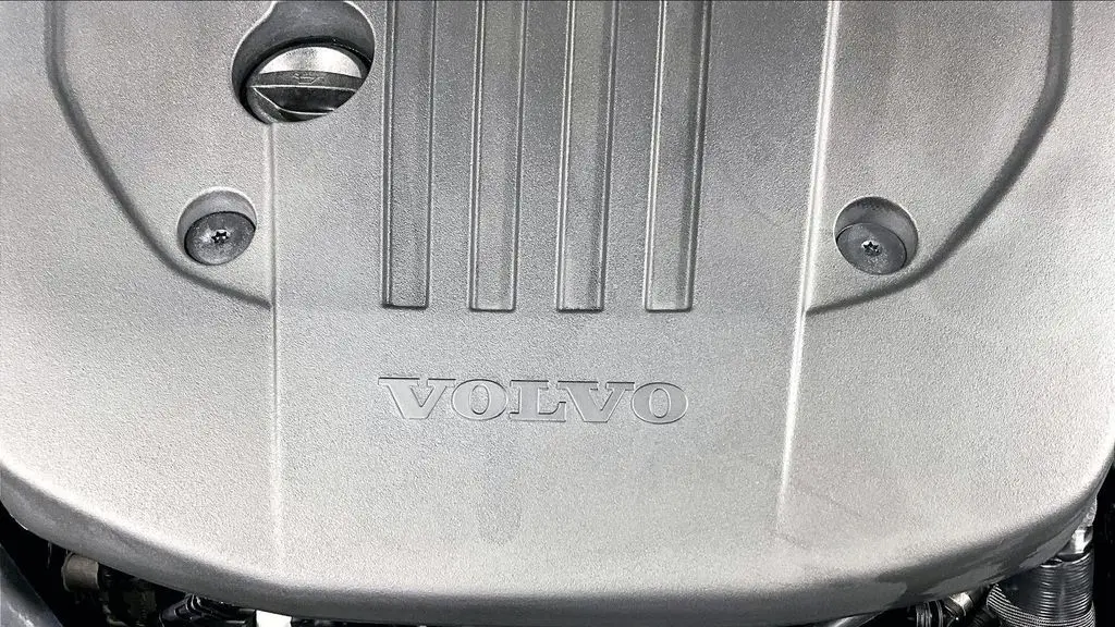 2025 Volvo V60 Cross Country B5 Plus