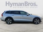 2025 V60 Cross Country Thumbnail 2