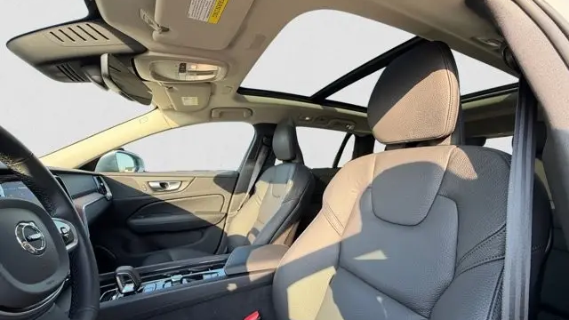 2025 Volvo V60 Cross Country B5 Plus
