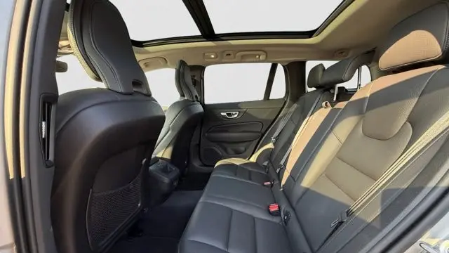 2025 Volvo V60 Cross Country B5 Plus