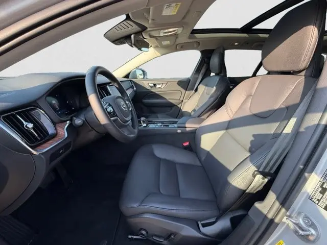 2025 Volvo V60 - $35,995