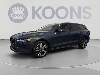 2025 Volvo V60 Cross Country AWD B5 Plus 4DR Wagon