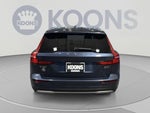 2025 V60 Cross Country Thumbnail 4