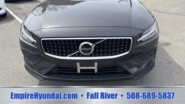 2025 Volvo V60 Cross Country B5 Plus