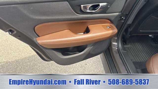 2025 Volvo V60 Cross Country B5 Plus