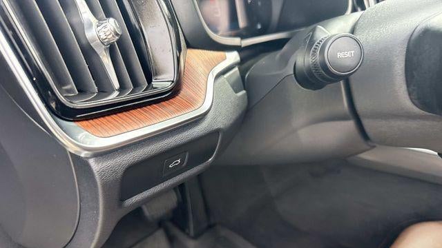 2025 Volvo V60 Cross Country B5 Plus
