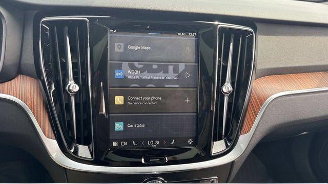 2025 Volvo V60 Cross Country B5 Plus
