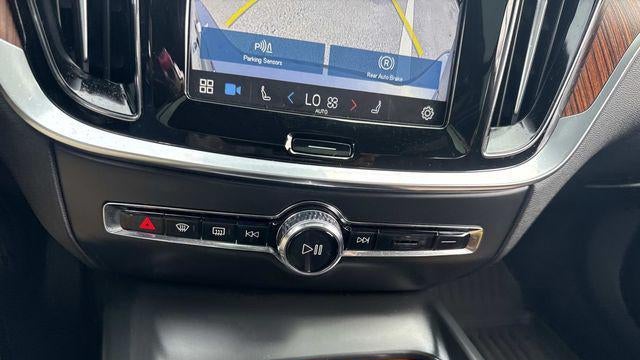 2025 Volvo V60 Cross Country B5 Plus