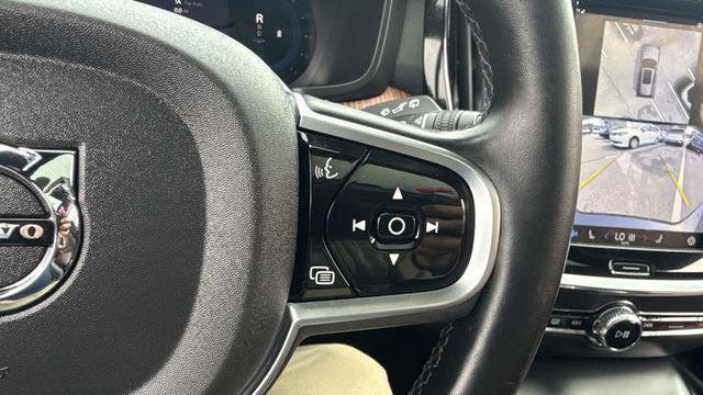 2025 Volvo V60 Cross Country B5 Plus