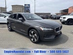 2025 V60 Cross Country Thumbnail 2