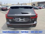2025 V60 Cross Country Thumbnail 4