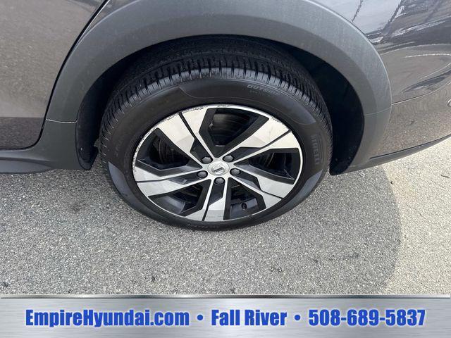 2025 Volvo V60 - $27,810