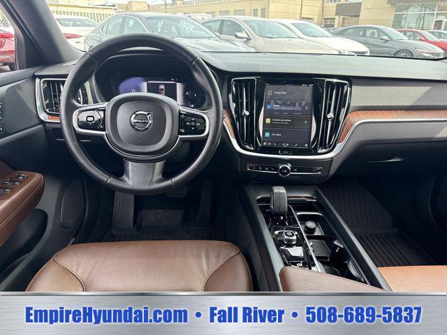 2025 Volvo V60 - $27,810
