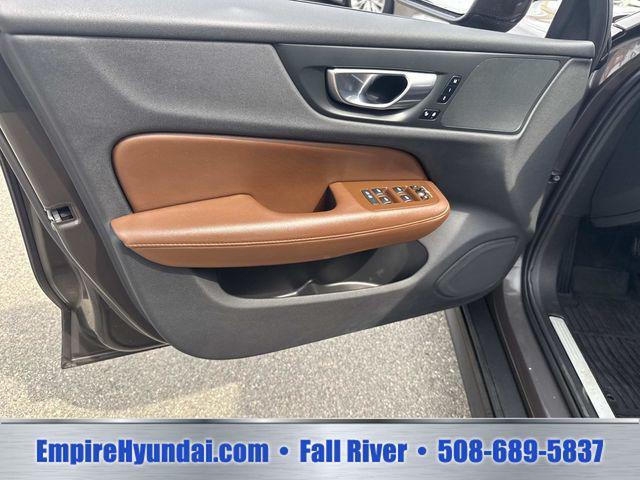 2025 Volvo V60 - $27,810