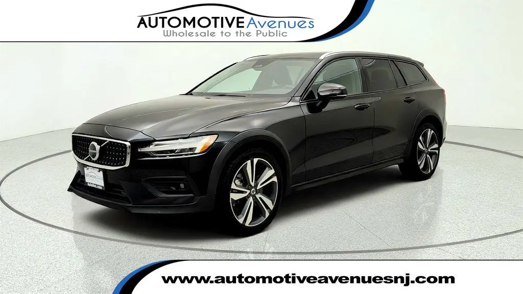 2025 Volvo V60 - $33,495