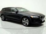 2025 V60 Cross Country Thumbnail 3