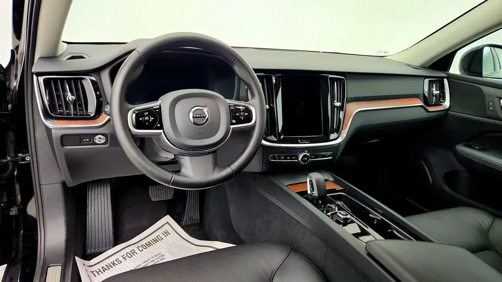 2025 Volvo V60 - $33,495