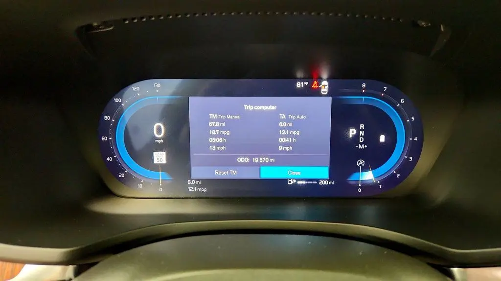 2025 Volvo V60 - $33,495