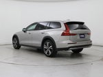 2025 V60 Cross Country Thumbnail 2