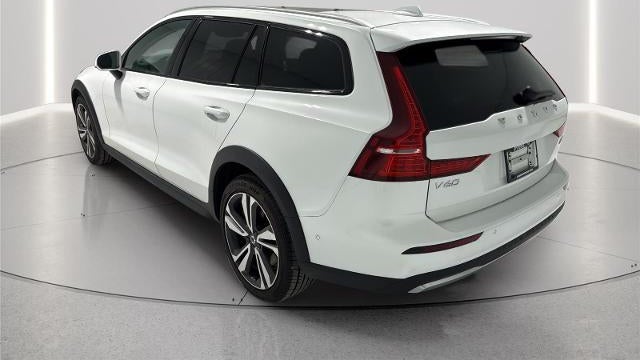 2025 Volvo V60 Cross Country B5 Plus