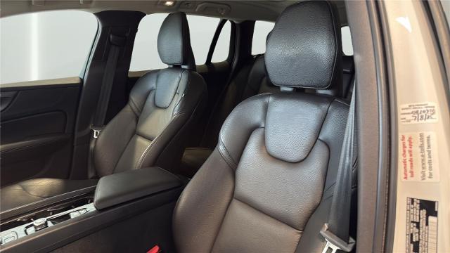 2025 Volvo V60 Cross Country B5 Plus