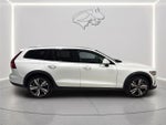 2025 V60 Cross Country Thumbnail 6