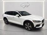 2025 V60 Cross Country Thumbnail 7