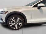 2025 V60 Cross Country Thumbnail 19