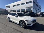 2025 V60 Cross Country Thumbnail 1