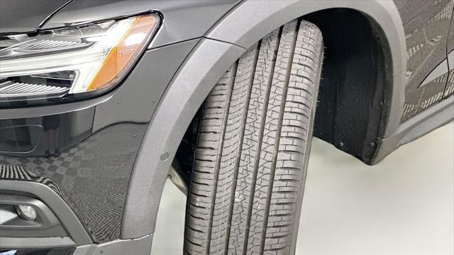 2026 Volvo V60 Cross Country B5 Plus