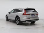 2025 V60 Cross Country Thumbnail 2
