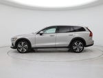 2025 V60 Cross Country Thumbnail 3