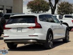 2025 V60 Cross Country Thumbnail 3