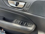 2025 V60 Cross Country Thumbnail 23
