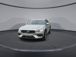 2025 V60 Cross Country Thumbnail 3