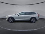 2025 V60 Cross Country Thumbnail 5