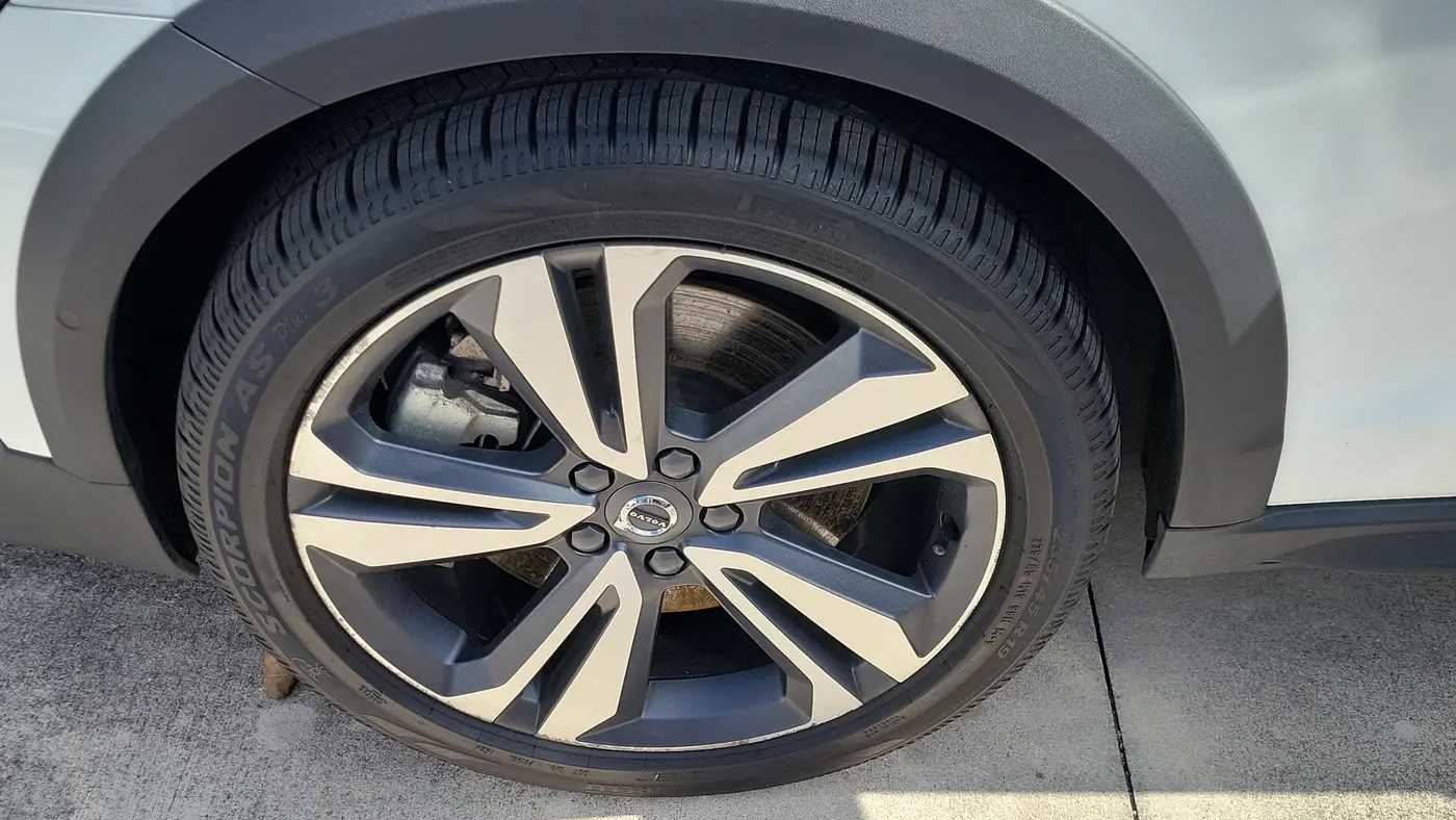 2025 Volvo V60 Cross Country B5 Plus